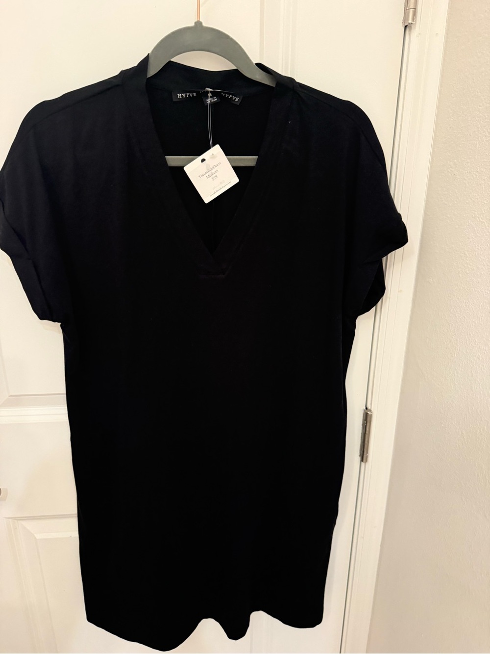 HYFVE Black V-Neck Short Sleeve Shift Dress NWT Small/Medium